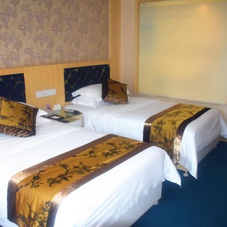 Puxi New Century Hotel Şanghay Dış mekan fotoğraf