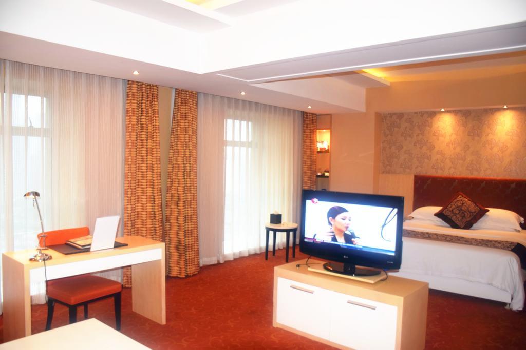 Puxi New Century Hotel Şanghay Dış mekan fotoğraf